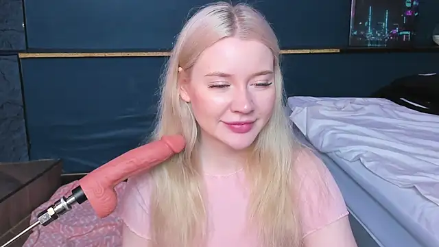 Lillie Berry online show from April 8, 2026, 4:25 am