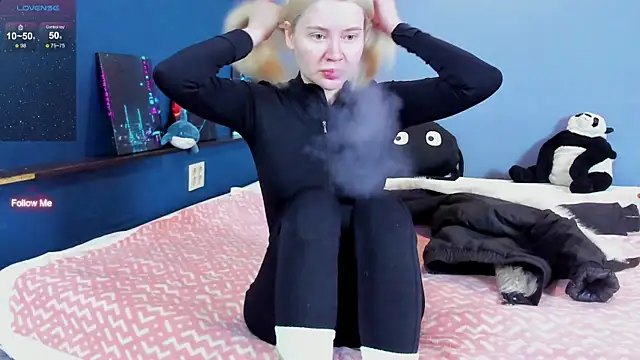 Lillie Berry online show from March 4, 2026, 5:59 am