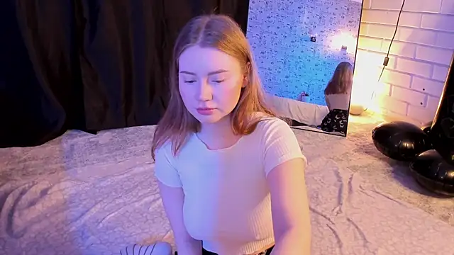 Lillie Berry online show from November 5, 2025, 4:37 am