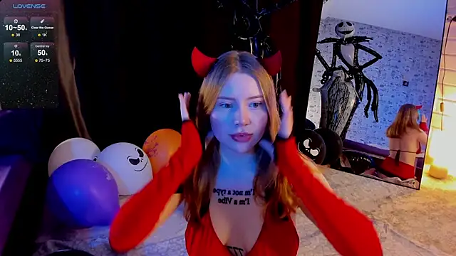 Lillie Berry online show from October 30, 2025, 4:44 am