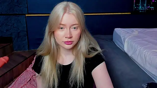 Lillie Berry online show from March 17, 2026, 4:48 am