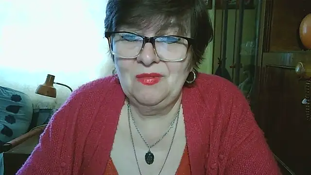 VeronicaGold511 online show from May 15, 2026, 6:33 am
