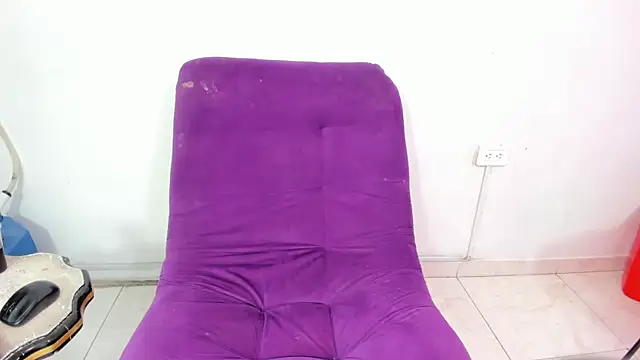 Nini Beyker online show from November 22, 2025, 1:10 pm