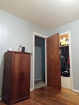funandfreakyguy 97 online show from August 4, 2026, 10:31 am