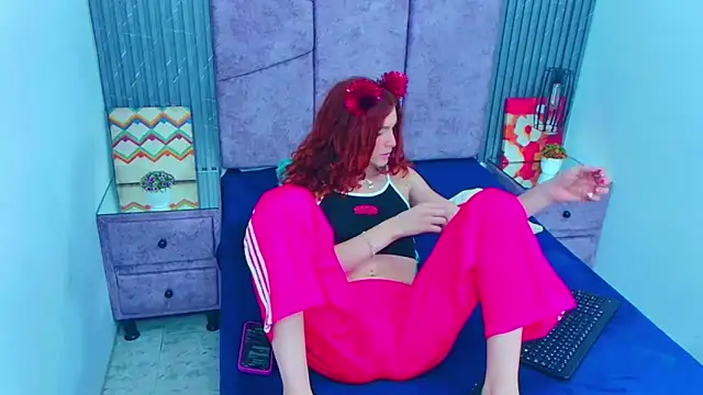 Emma Lodge online show from December 20, 2025, 9:39 pm