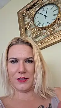 RhondaRump online show from November 6, 2025, 4:22 pm