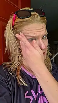 Snapshot of RhondaRump chatting on July 16, 2026, 2:58 pm RhondaRump online show from July 16, 2026, 2:58 pm