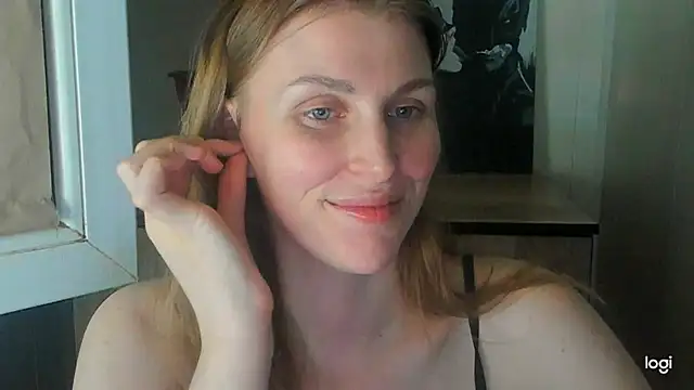 JuliaMuuun online show from July 2, 2026, 11:11 pm