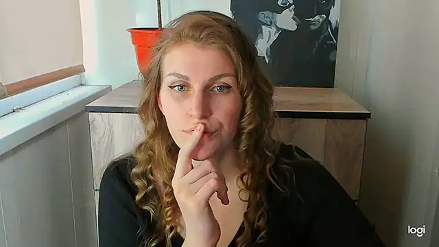 JuliaMuuun online show from July 19, 2026, 1:14 am