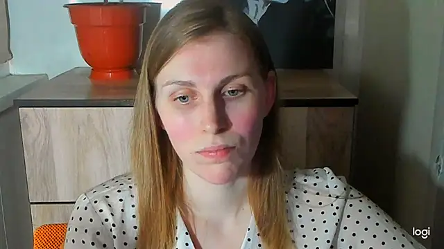 JuliaMuuun online show from July 13, 2026, 7:46 pm