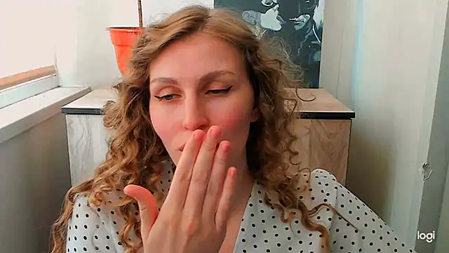 JuliaMuuun online show from July 18, 2026, 10:24 am