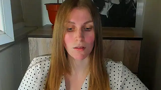 JuliaMuuun online show from July 16, 2026, 9:01 pm