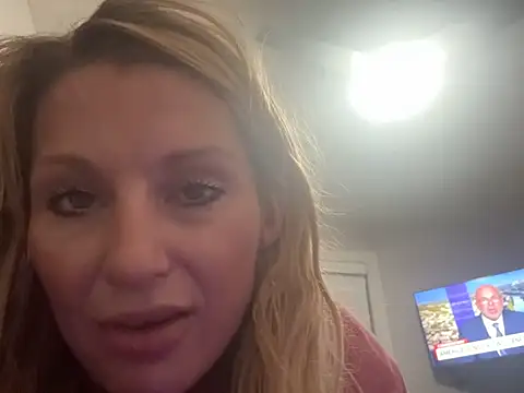 Snapshot of BaddieBossXX2 chatting on June 22, 2026, 8:11 am BaddieBossXX2 online show from June 22, 2026, 8:11 am