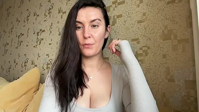 KatalinaQE online show from December 14, 2025, 10:43 am