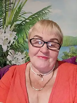 VioletSweet5566 online show from September 12, 2025, 6:18 pm