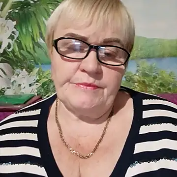 VioletSweet5566 online show from October 31, 2025, 7:54 pm