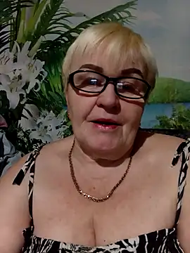 VioletSweet5566 online show from December 18, 2025, 4:55 pm