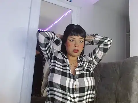 reina reina online show from October 23, 2025, 10:30 pm