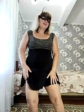 AliceGold5231 online show from September 18, 2025, 5:32 am