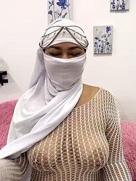 Snapshot of Amyraa_ chatting on December 2, 2025, 12:18 pm Amyraa online show from December 2, 2025, 12:18 pm