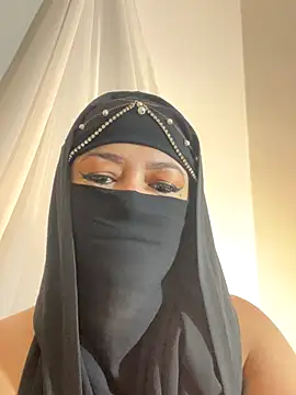 Snapshot of Amyraa_ chatting on November 19, 2025, 1:11 pm Amyraa online show from November 19, 2025, 1:11 pm