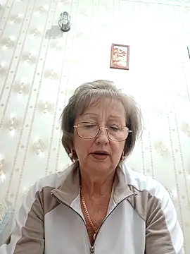 AlikaSwan5821 online show from December 18, 2025, 1:26 pm