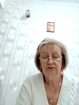 AlikaSwan5821 online show from December 4, 2025, 8:19 pm