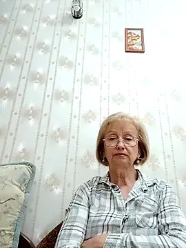 AlikaSwan5821 online show from October 1, 2025, 7:07 pm