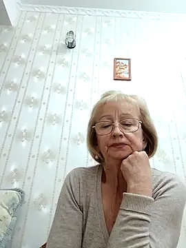 AlikaSwan5821 online show from September 30, 2025, 7:42 pm