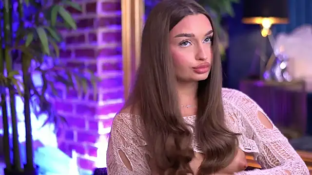 MillaSerene online show from November 21, 2025, 7:29 am