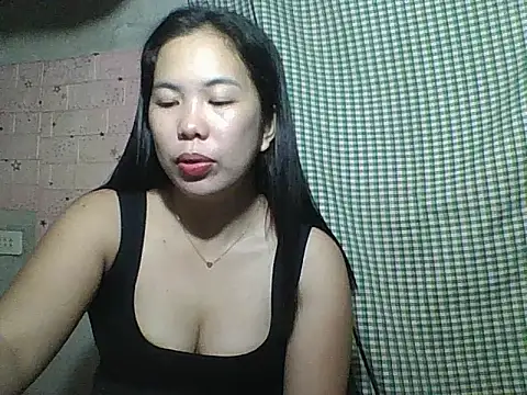 Snapshot of pinaysinglemommm chatting on January 6, 2026, 8:35 pm pinaysinglemommm online show from January 6, 2026, 8:35 pm