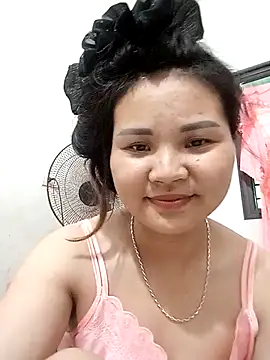 Snapshot of Heulwen-22 chatting on September 14, 2025, 7:42 am Heulwen-22 online show from September 14, 2025, 7:42 am