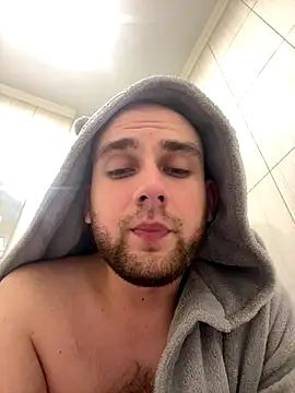 LuckyGirlfriends online show from November 23, 2025, 9:14 pm