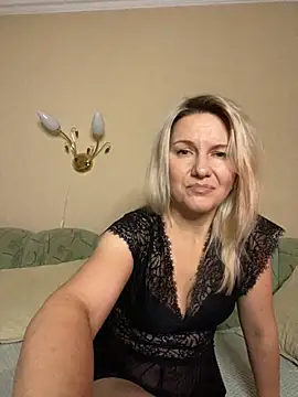 Snapshot of AliceSwan4011 chatting on October 17, 2025, 3:54 am AliceSwan4011 online show from October 17, 2025, 3:54 am