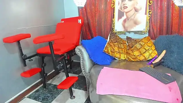 Snapshot of naughty_milf_esmeralda chatting on December 19, 2025, 7:49 pm naughty milf esmeralda online show from December 19, 2025, 7:49 pm