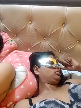 Snapshot of Radhika_01 chatting on March 28, 2026, 5:47 pm Radhika 01 online show from March 28, 2026, 5:47 pm