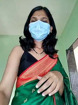 Shivani2002 online show from March 22, 2026, 3:10 am