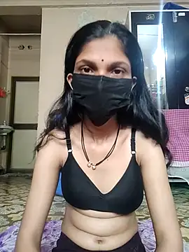 Shivani2002 online show from September 20, 2025, 3:22 am