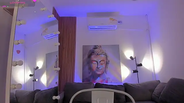 Snapshot of cinnia_ chatting on February 20, 2026, 10:39 am cinnia online show from February 20, 2026, 10:39 am