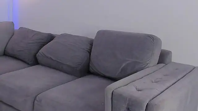 Snapshot of cinnia_ chatting on February 27, 2026, 10:59 am cinnia online show from February 27, 2026, 10:59 am