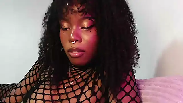 SparklingSoleil online show from November 20, 2025, 2:18 pm