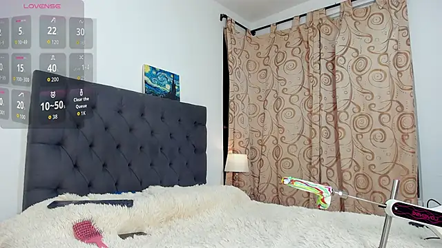 DULCEE MARIA11 online show from September 19, 2025, 5:22 am