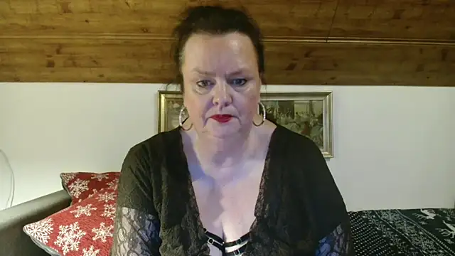 TiffanyMature online show from January 5, 2026, 5:27 pm