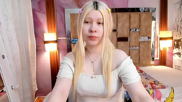 Melody Lolii online show from November 10, 2025, 6:13 pm