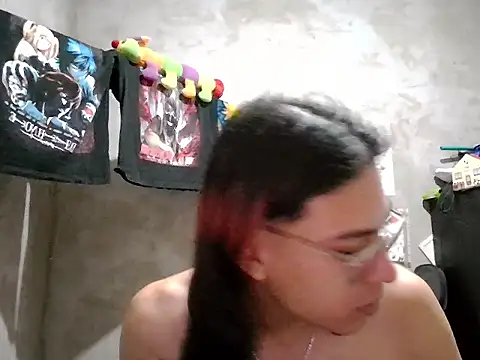 dirty model online show from May 29, 2026, 11:38 am