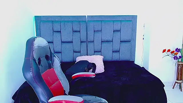 Snapshot of dirty_model chatting on October 18, 2025, 4:03 am dirty model online show from October 18, 2025, 4:03 am