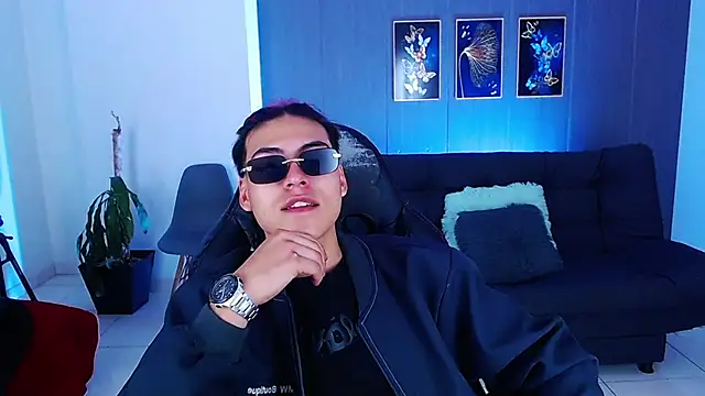 Snapshot of dirty_model chatting on October 9, 2025, 12:44 am dirty model online show from October 9, 2025, 12:44 am