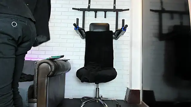 ItaloMoore online show from March 15, 2026, 11:50 am