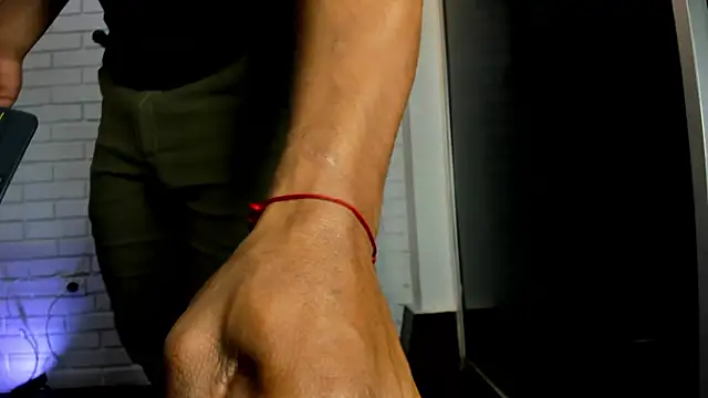 ItaloMoore online show from February 16, 2026, 11:53 am