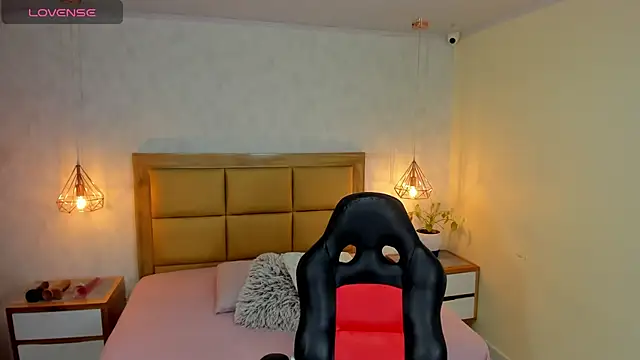 MELISSAROUGE online show from October 11, 2025, 12:50 pm